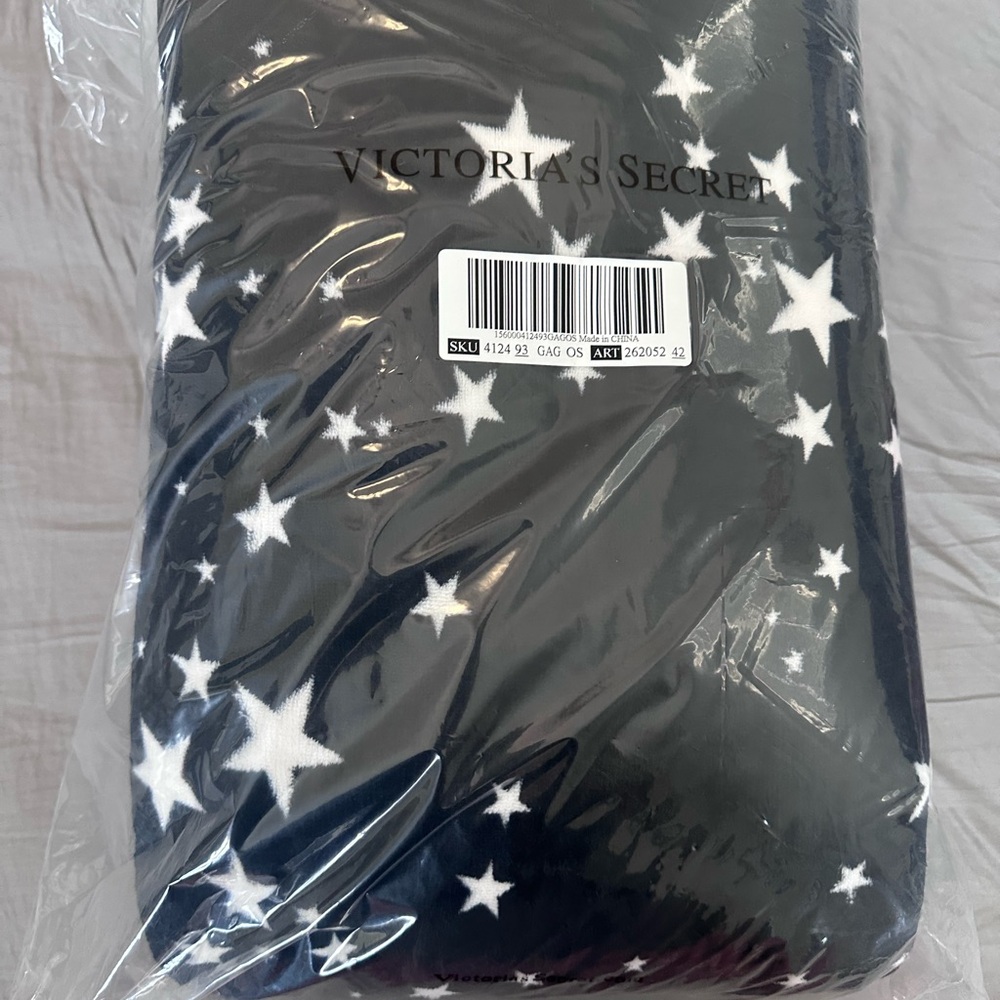 Victoria's Secret Black and White Star Sherpa Blanket